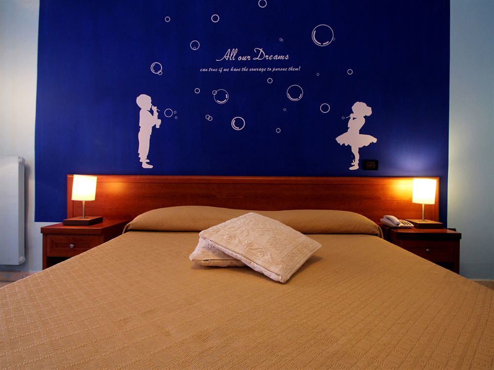 Hotel Carosello Понтеканьяно Экстерьер фото